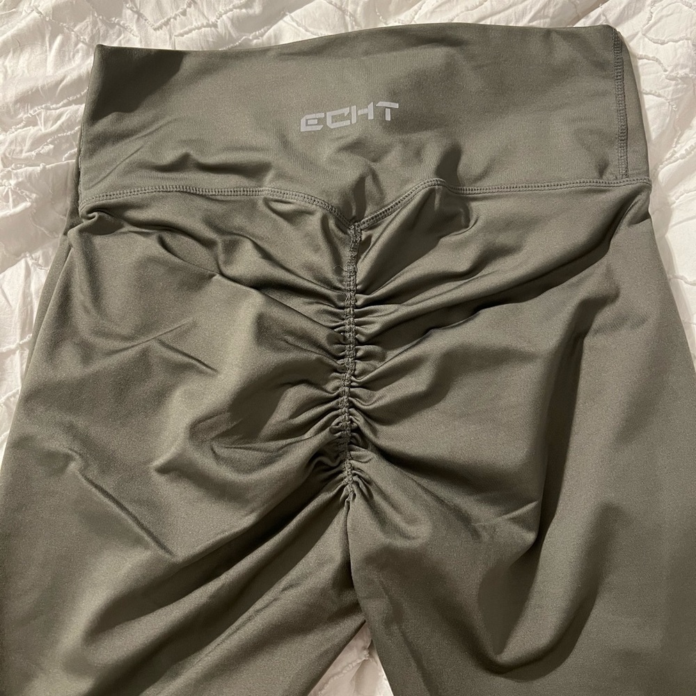 🌿 Echt Olive Green Force Scrunch Leggings - Size L 🌿